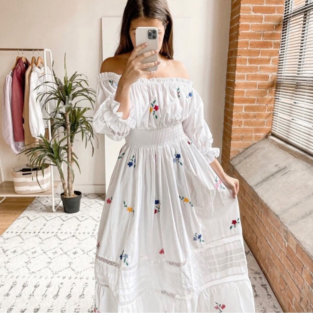 Mi Golondrina Rosalia Floral Embroidered Off Shoulder White Maxi Dress XS